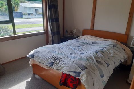 Photo of property in 54 York Street, Picton, 7220