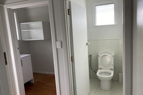 Photo of property in 1/12 Selwyn Crescent, Forrest Hill, Auckland, 0620