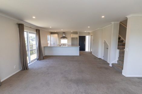 Photo of property in 1/20 Glanmire Road, Newlands, Wellington, 6037