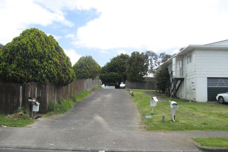 Photo of property in 2/15 Frobisher Way, Clendon Park, Auckland, 2103