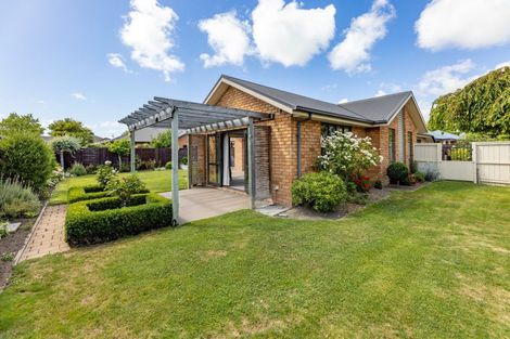 Photo of property in 15 Coolspring Way, Redwood, Christchurch, 8051