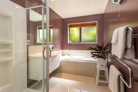 Photo of property in 4 Avery Place, Redcliffs, Christchurch, 8081