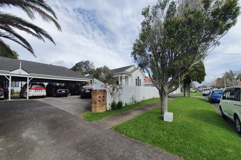 Photo of property in 1/56 Beresford Street, Bayswater, Auckland, 0622