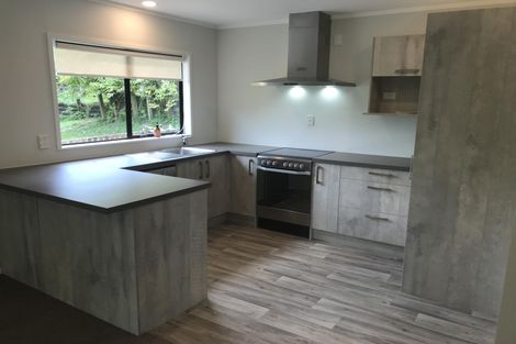 Photo of property in 18a Elliston Crescent, Stanmore Bay, Whangaparaoa, 0932