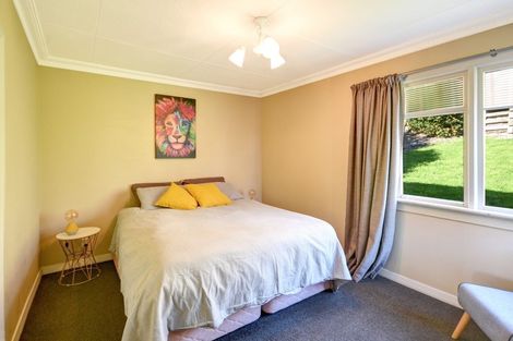 Photo of property in 37 Easther Crescent, Kew, Dunedin, 9012