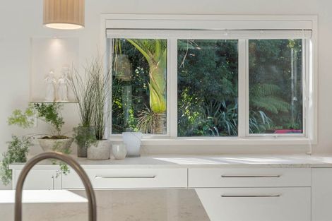 Photo of property in 32a Sandown Road, Rothesay Bay, Auckland, 0630