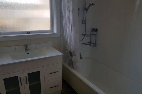 Photo of property in 2/42 North Avon Road, Richmond, Christchurch, 8013