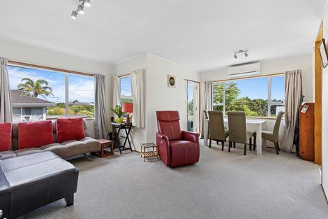 Photo of property in 3/250 Onewa Road, Birkenhead, Auckland, 0626