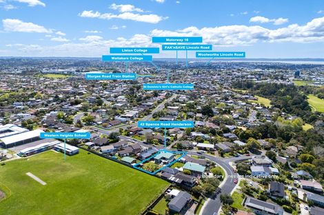 Photo of property in 42 Spence Road, Henderson, Auckland, 0612