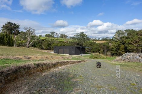 Photo of property in 22 Houkura Place, Taupaki, Henderson, 0782