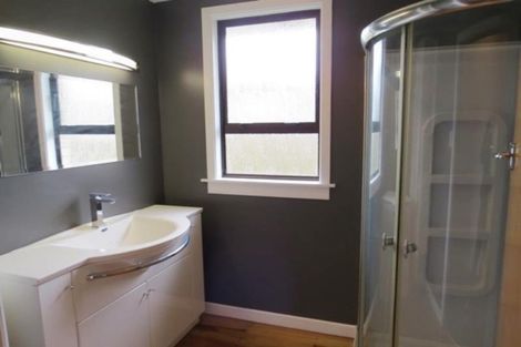 Photo of property in 10 Blenheim Place, Vogeltown, New Plymouth, 4310