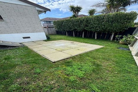 Photo of property in 1/5 Strid Road, Te Atatu South, Auckland, 0610