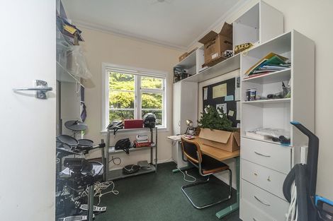 Photo of property in 10 Sunglow Avenue, Melrose, Wellington, 6023