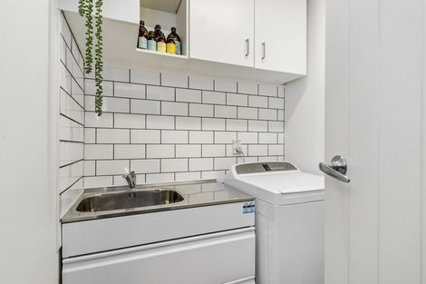 Photo of property in 35 Aorangi Road, Bryndwr, Christchurch, 8053