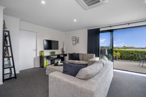 Photo of property in 18 Vista Close, Omokoroa, 3114