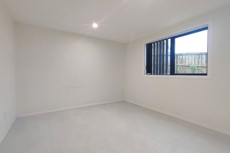 Photo of property in 120a Golf Road, New Lynn, Auckland, 0600