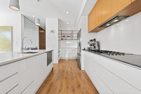 Photo of property in 52 Walton Street, Red Beach, 0932