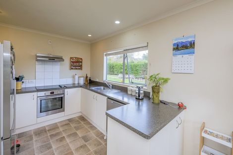 Photo of property in 37a Waikawa Beach Road, Manakau, Levin, 5573