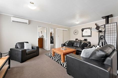Photo of property in 1/6 Indiana Grove, Totara Park, Upper Hutt, 5018