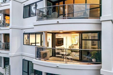 Photo of property in 1e/175 Hurstmere Road, Takapuna, Auckland, 0622