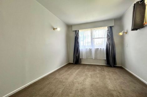 Photo of property in 2/5 Gazelle Avenue, Beach Haven, Auckland, 0626