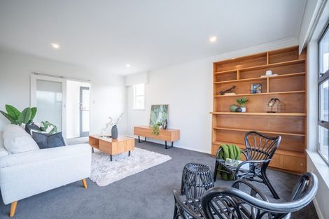 Photo of property in 6 Esk Street, Roslyn, Palmerston North, 4414