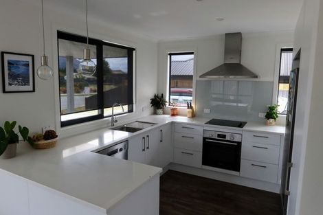 Photo of property in 12 Hebbard Court, Albert Town, Wanaka, 9305