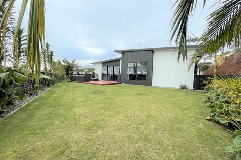Photo of property in 2 Piper Way, Glen Avon, New Plymouth, 4312