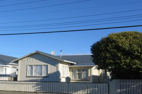 Photo of property in 28 South Street, Petone, Lower Hutt, 5012