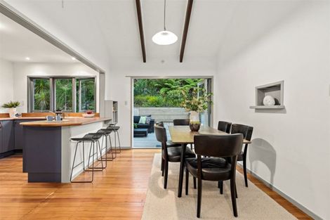 Photo of property in 70 Heathcote Road, Castor Bay, Auckland, 0620