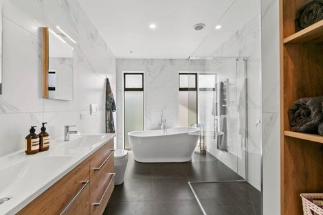 Photo of property in 49b Links Drive, Waiwhakaiho, New Plymouth, 4312