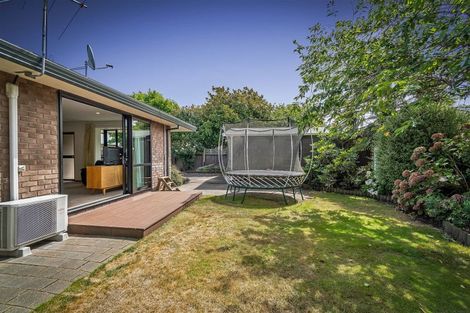 Photo of property in 2/282 Sawyers Arms Road, Bishopdale, Christchurch, 8053