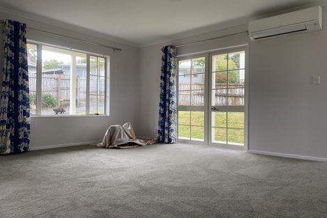 Photo of property in 24 Loughanure Place, Massey, Auckland, 0614