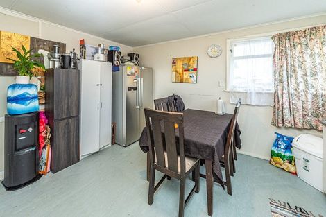 Photo of property in 143 Puriri Street, Castlecliff, Whanganui, 4501