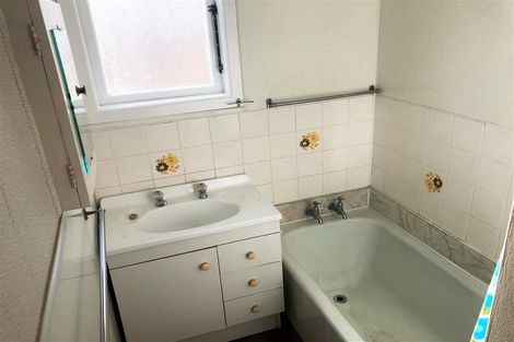 Photo of property in 11 Poto Street, Te Atatu South, Auckland, 0610