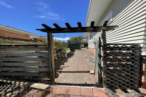 Photo of property in 53 Kaurilands Road, Titirangi, Auckland, 0604