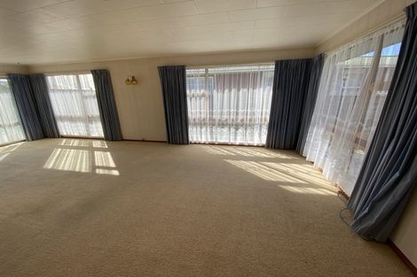 Photo of property in 9 Raglan Avenue, Cloverlea, Palmerston North, 4412