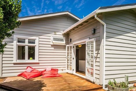 Photo of property in 5 Burnham Street, Petone, Lower Hutt, 5012