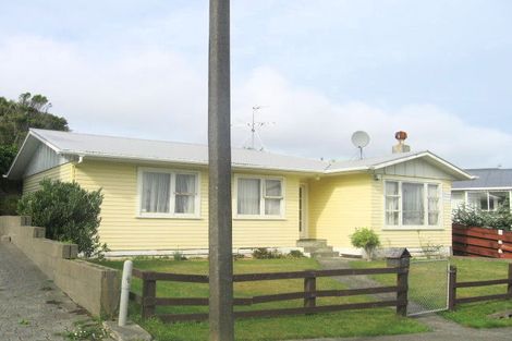 Photo of property in 35 Wattle Grove, Maungaraki, Lower Hutt, 5010