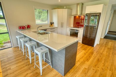 Photo of property in 5 Fairway Drive, Moana, 7872