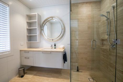 Photo of property in 32 Wallis Street, Raglan, 3225