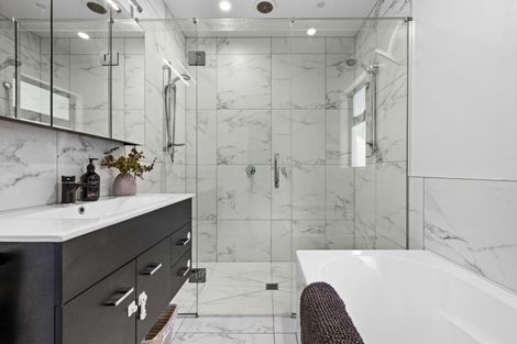 Photo of property in 685 Main North Road, Bay View, Napier, 4104