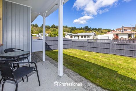 Photo of property in 62 Hillside Drive, Maoribank, Upper Hutt, 5018