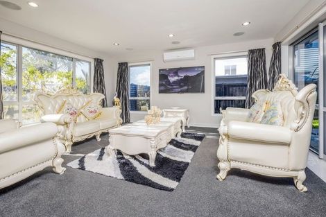 Photo of property in 6 Milano Boulevard, Karaka, Papakura, 2113