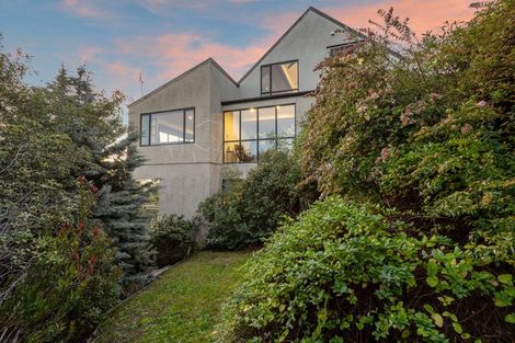 Photo of property in 24 Lucknow Place, Cashmere, Christchurch, 8022