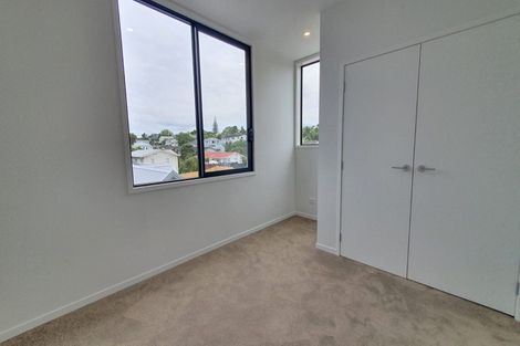 Photo of property in 3/2a Walsall Street, Avondale, Auckland, 1026