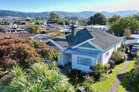 Photo of property in 30 Rhodes Street, Waimate, 7924