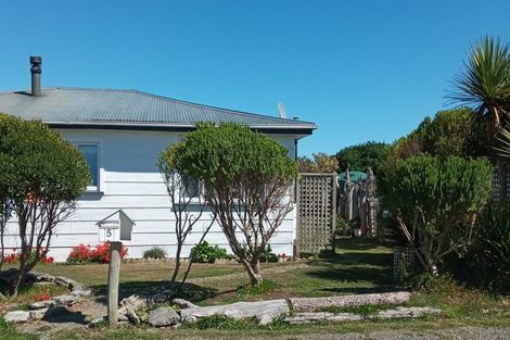 Photo of property in 5 Bluecliffs Beach Road, Papatotara, Tuatapere, 9691