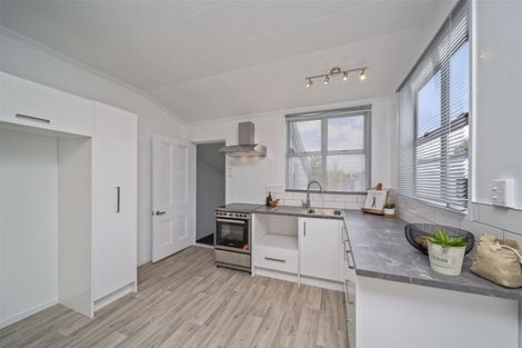 Photo of property in 36 Tawhiti Road, Hawera, 4610