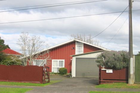 Photo of property in 198 Waimumu Road, Massey, Auckland, 0614